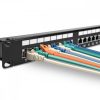 Cat6 Patch Panel 24 RJ45 porttal és kábelkezelő rúddal, Kwmobile, fekete, fém, 44493.01